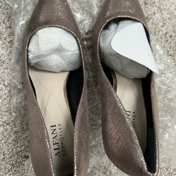 NIB Alfani StepNFlex fit 8W - Picture 5 of 6